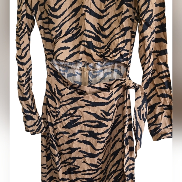 Reformation Maurita Rajah Wrap Skirt Midi Dress Size 0 Tiger Stripe - Picture 7 of 13